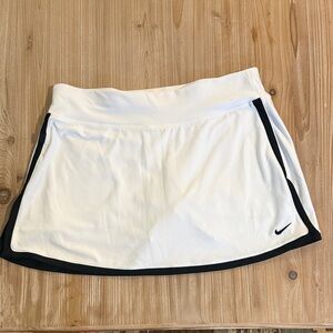 Nike White and Black Women's Skirt